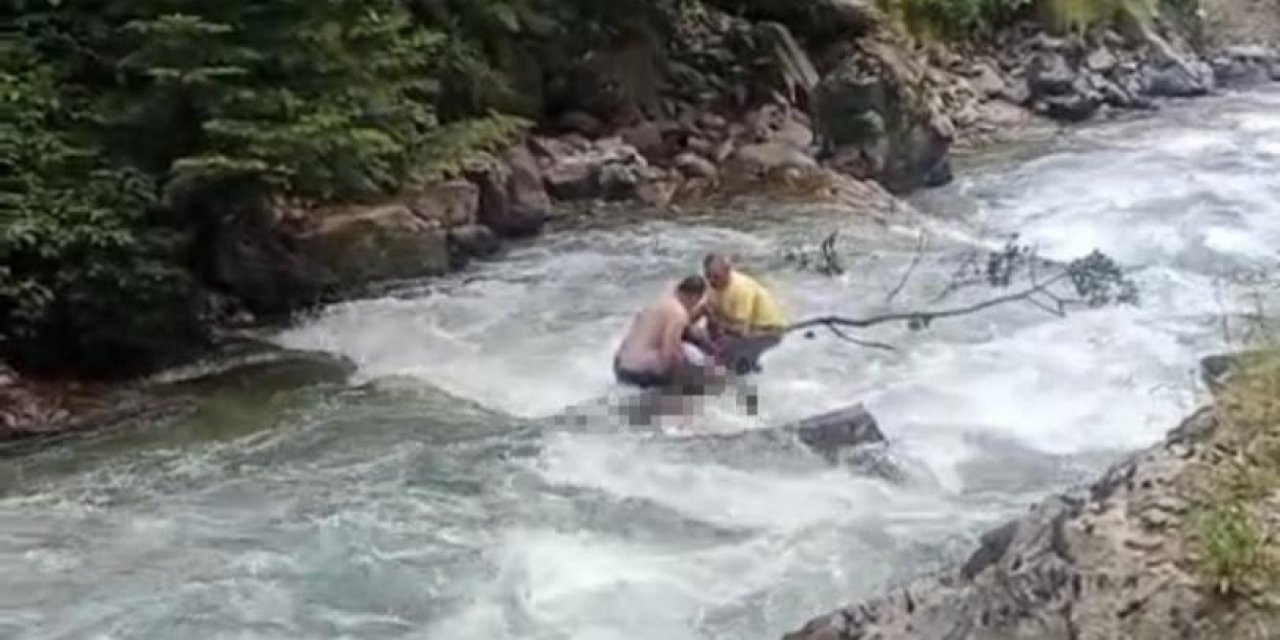 Uzungöl'de dereye düşen turistin cansız bedenine ulaşıldı, arkadaşı kurtarıldı