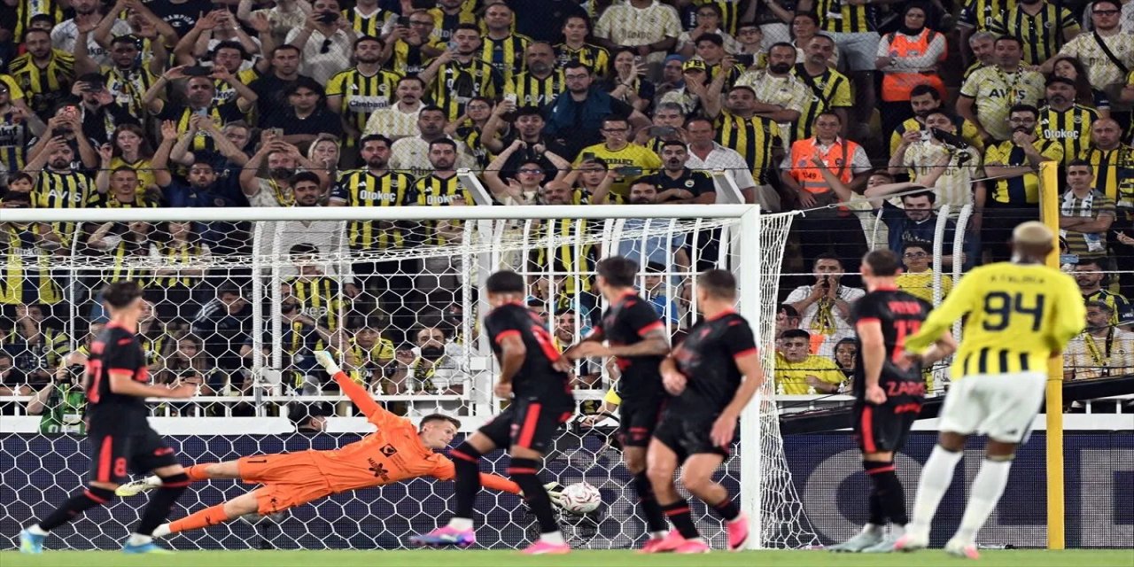 Fenerbahçe avantajı tek golle elde etti
