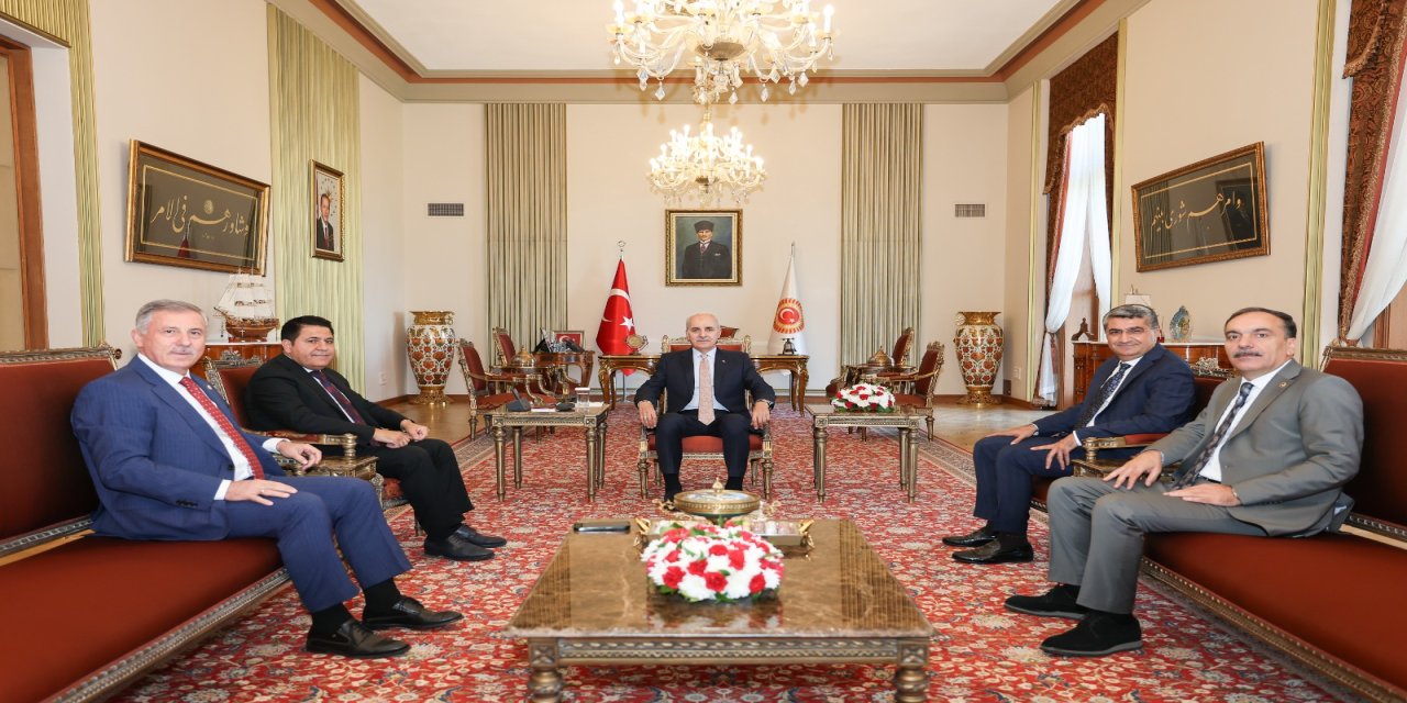 TBMM Başkanı Kurtulmuş, Yeni Yol Grubu'nu kabul etti