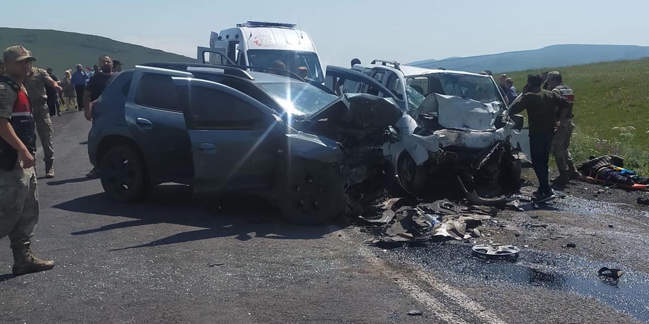 Ardahan'da 3 araç zincirleme kazaya karıştı; 3 ölü, 4 yaralı