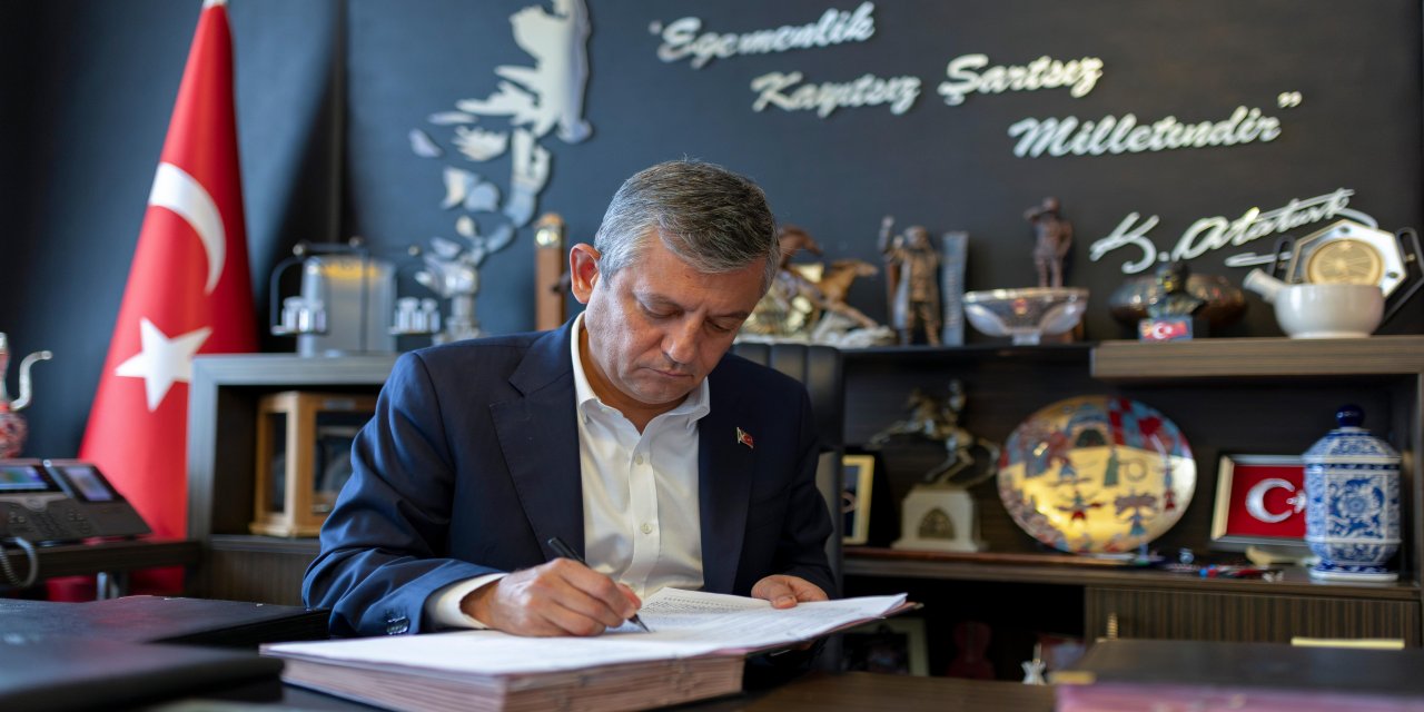 Özgür Özel'in partisinin adı 'Yeni Parti' oldu