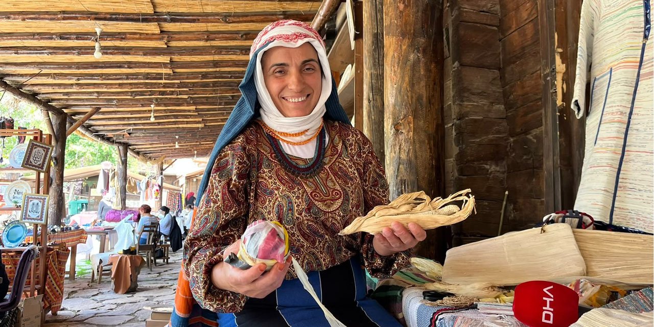 10 yıldır poşetleri kumaşa dönüştürüyor