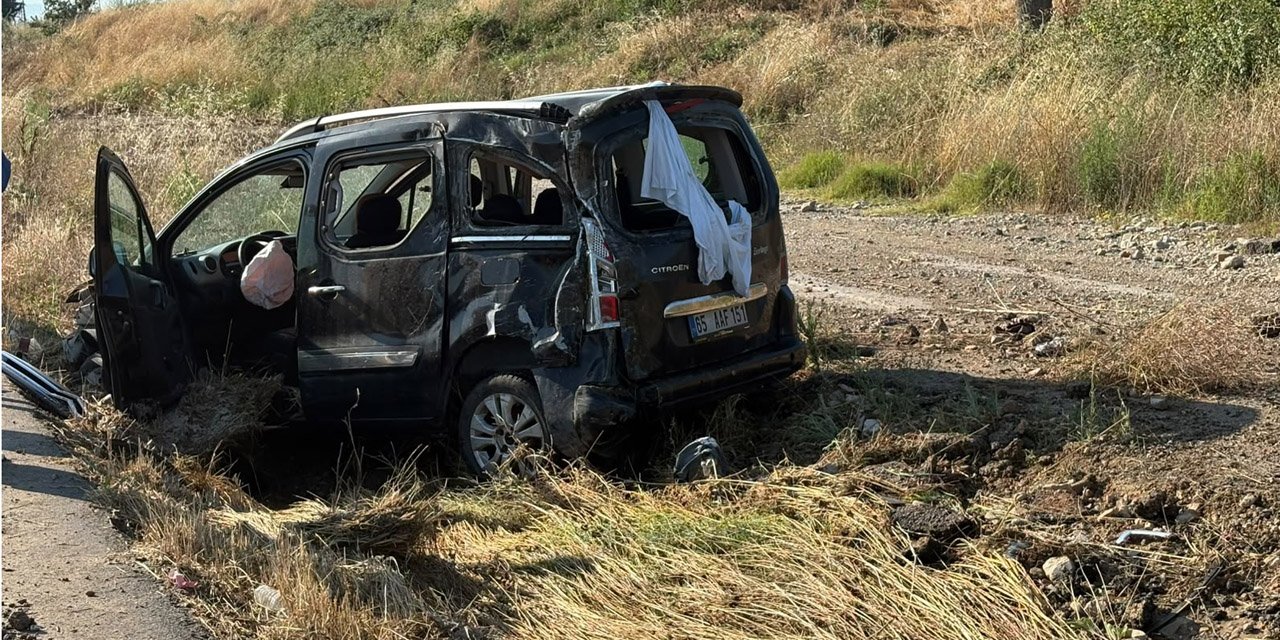 Samsun'da takla atan hafif ticari araçtaki 5 kişi yaralandı