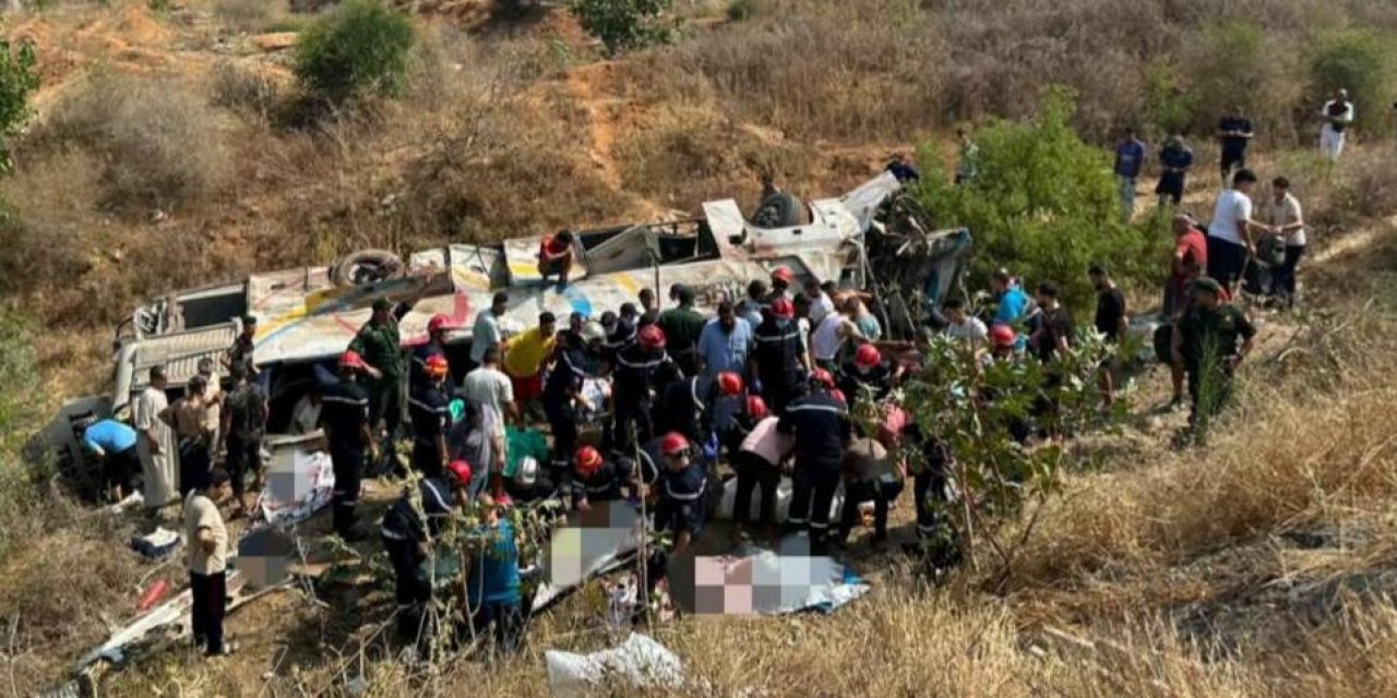 Cezayir'de yolcu otobüsü şarampole yuvarlandı: 25 ölü, 44 yaralı