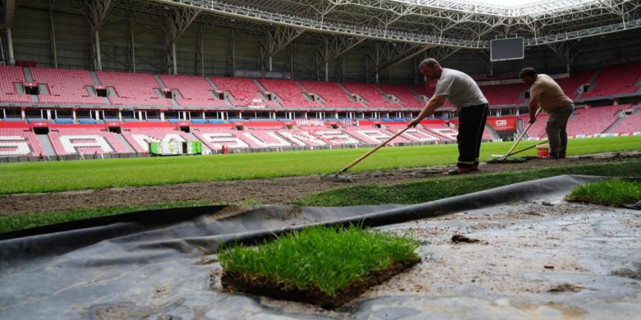 Samsunspor'un stat zemini yeni sezona hazırlanıyor: Hibrit çim uygulamasına başlandı