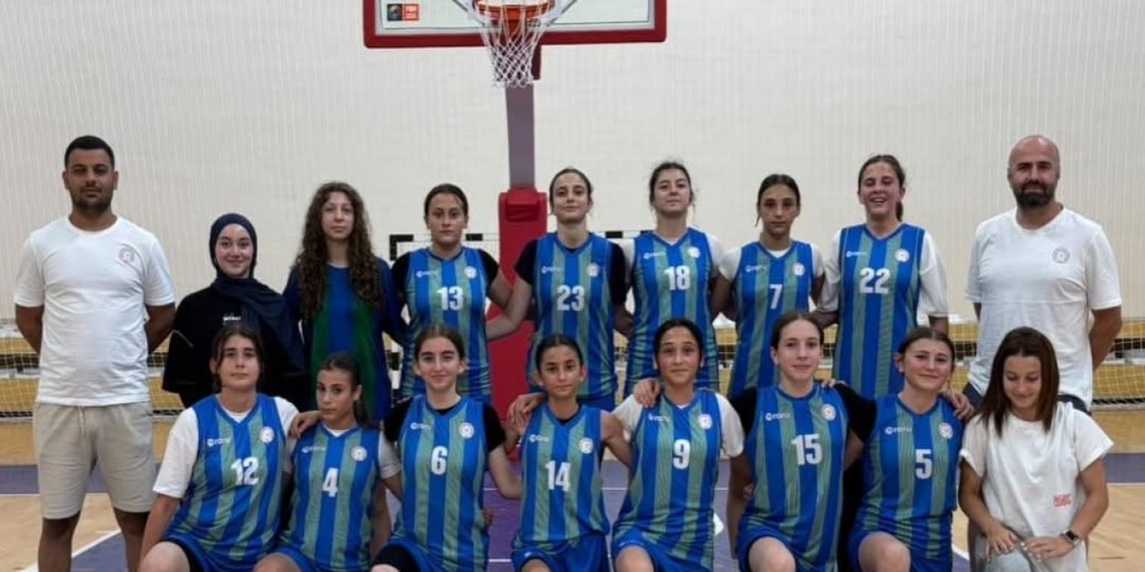 Parkenin Yıldızları Destan Yazdı: Rize Kız Basketbol Takımı Finallerde!