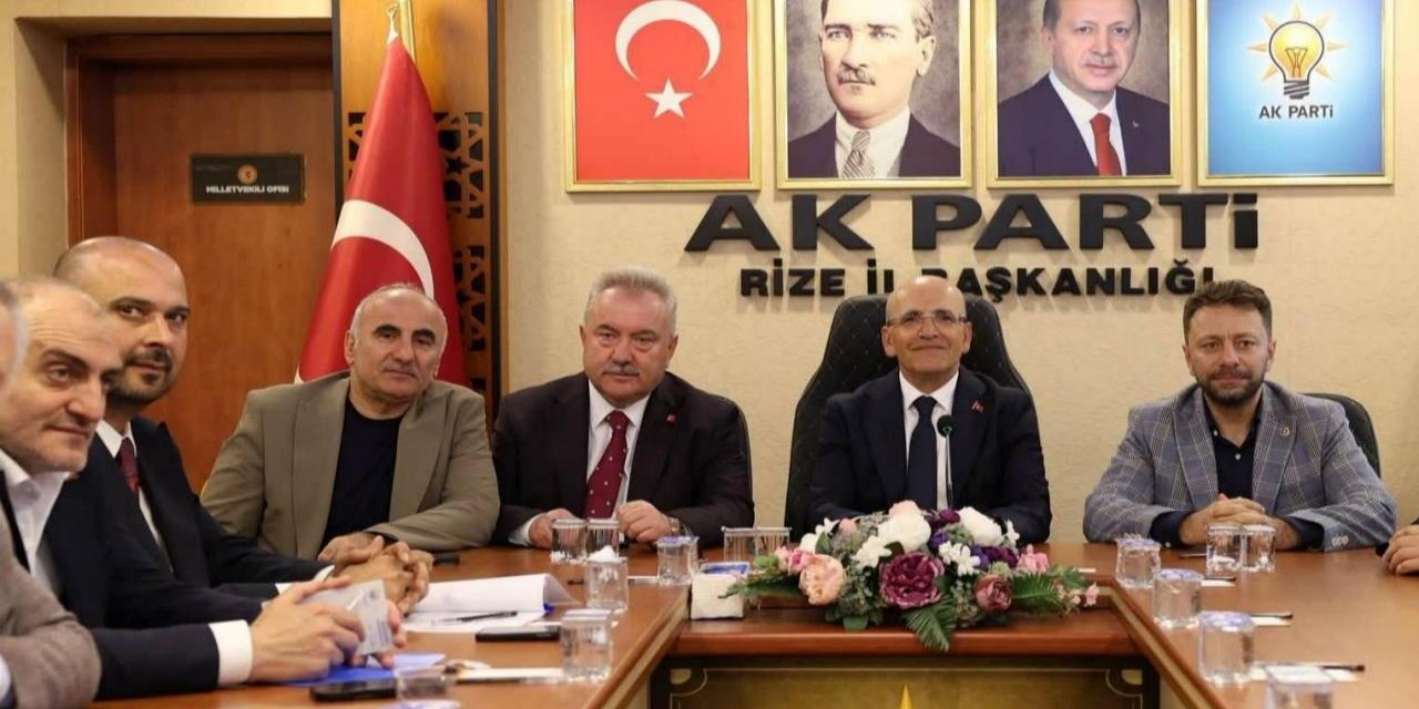 Hazine ve Maliye Bakanı Mehmet Şimşek, Rize'de ziyaretlerde bulundu