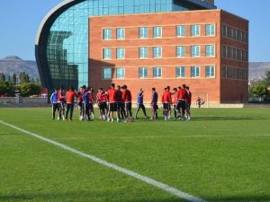 Kayserispor’da Fenerbahçe Maçı Hazırlıkları Sürüyor