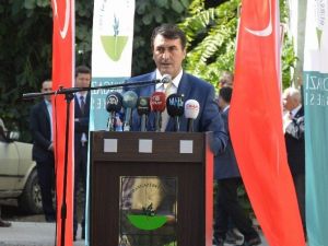 Sağlık Bakanı Müezzinoğlu, Çocuklarla Eğlendi