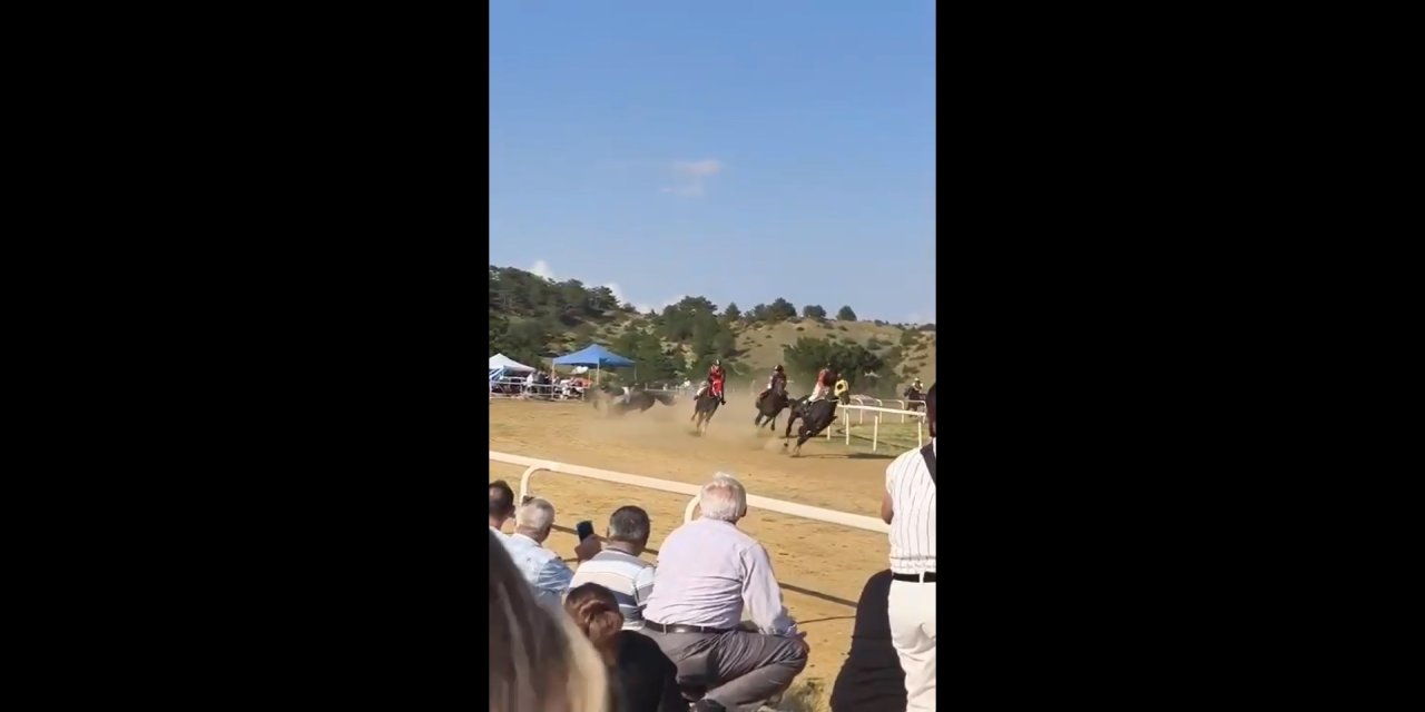 Kastamonu’da festivalde at yarışında kaza: 1 jokey yaralı, 2 at öldü