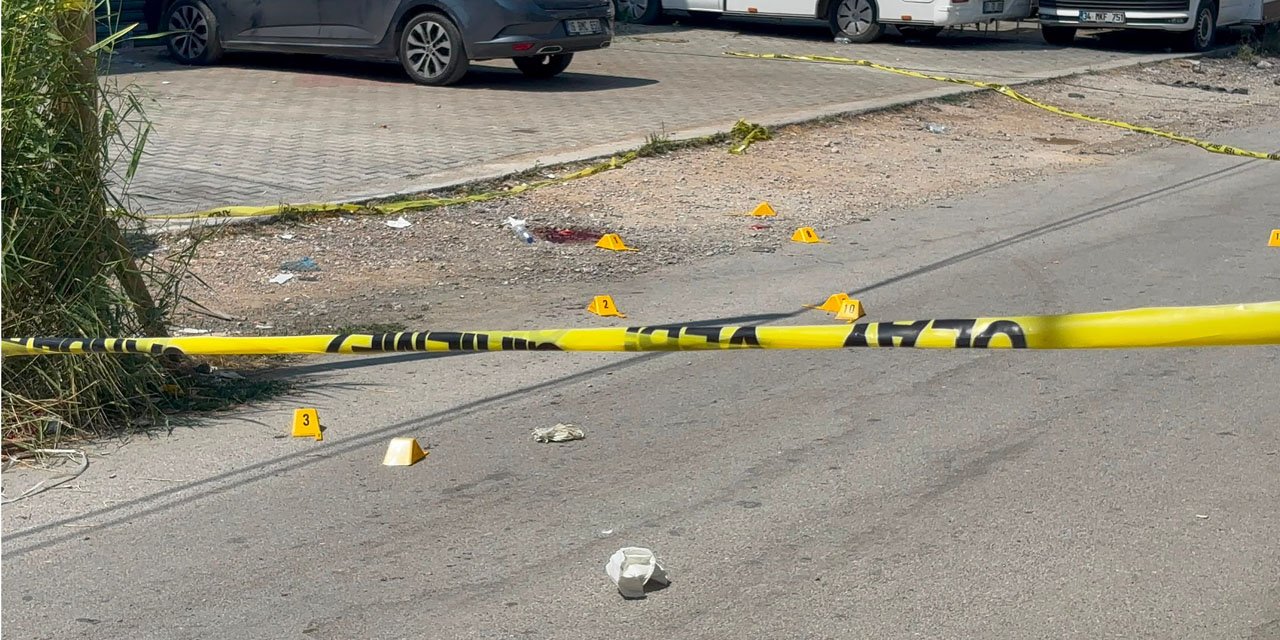 Eşini ve eniştesini tabancayla öldürdü