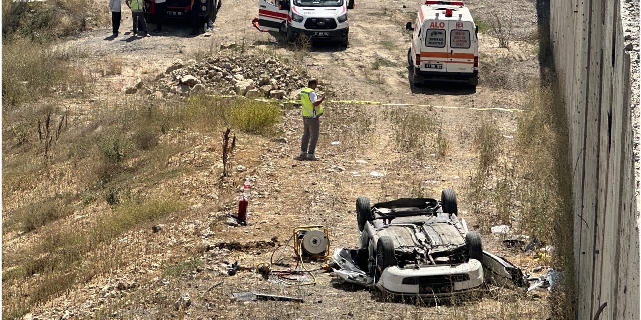 Otomobil, 15 metreden uçtu; sürücü öldü, eşi ve 2 çocuğu yaralandı