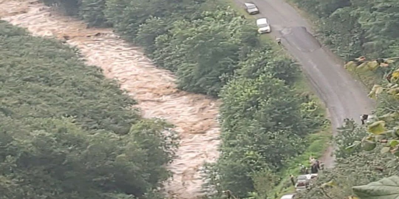 Giresun'da anne ile 2 kızı sel sularına kapıldı