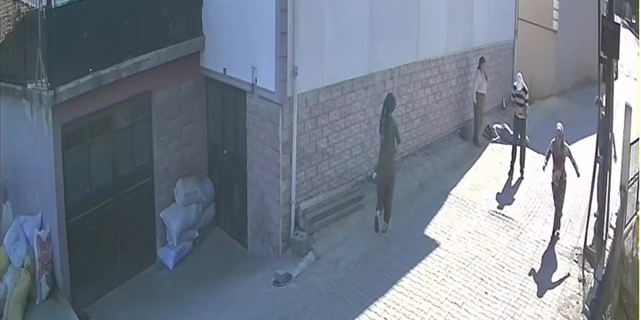 Balkondan düşen kadın hayatını kaybetti, olay kamerada
