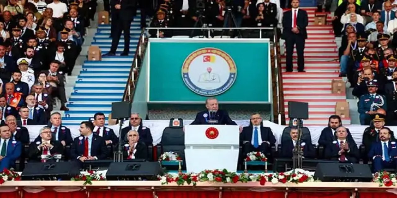 Cumhurbaşkanı Erdoğan: Terörün gölgesinin çekildiği bir Türkiye'de yeni kardeşlik türküleri söyleyeceğiz