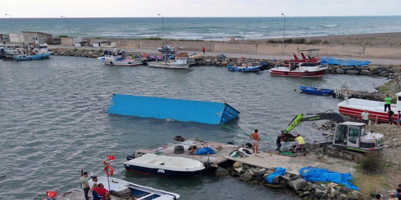 Denizden Balık Yerine Tonlarca Çay Çıktı