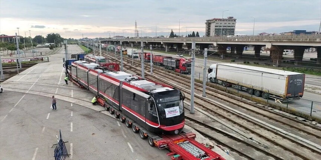 Samsun'un raylı sistem filosuna katılacak ikinci tramvay teslim edildi