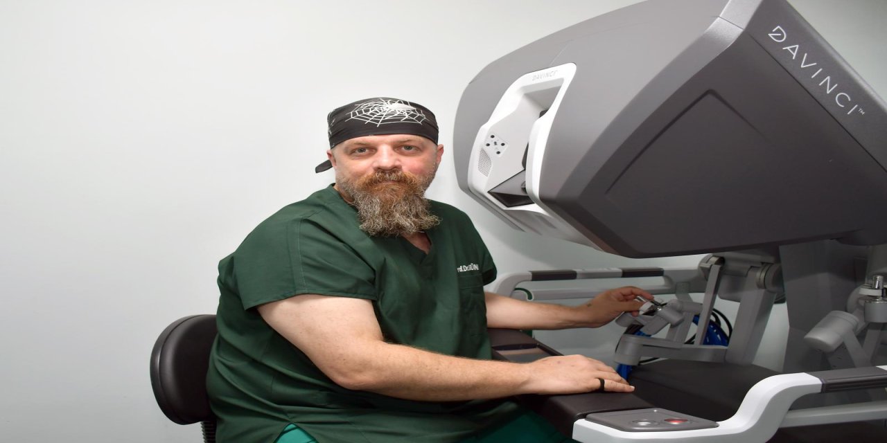 Doğu Karadeniz’in İlk Robotik Ameliyatı KTÜ Farabi Hastanesi’nde Gerçekleşti