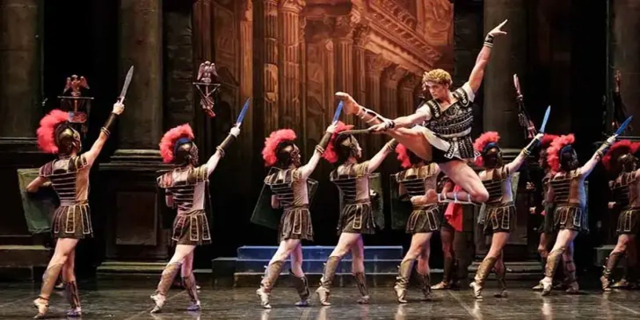 Aspendos Festival Perdesi 33'üncü kez açılıyor