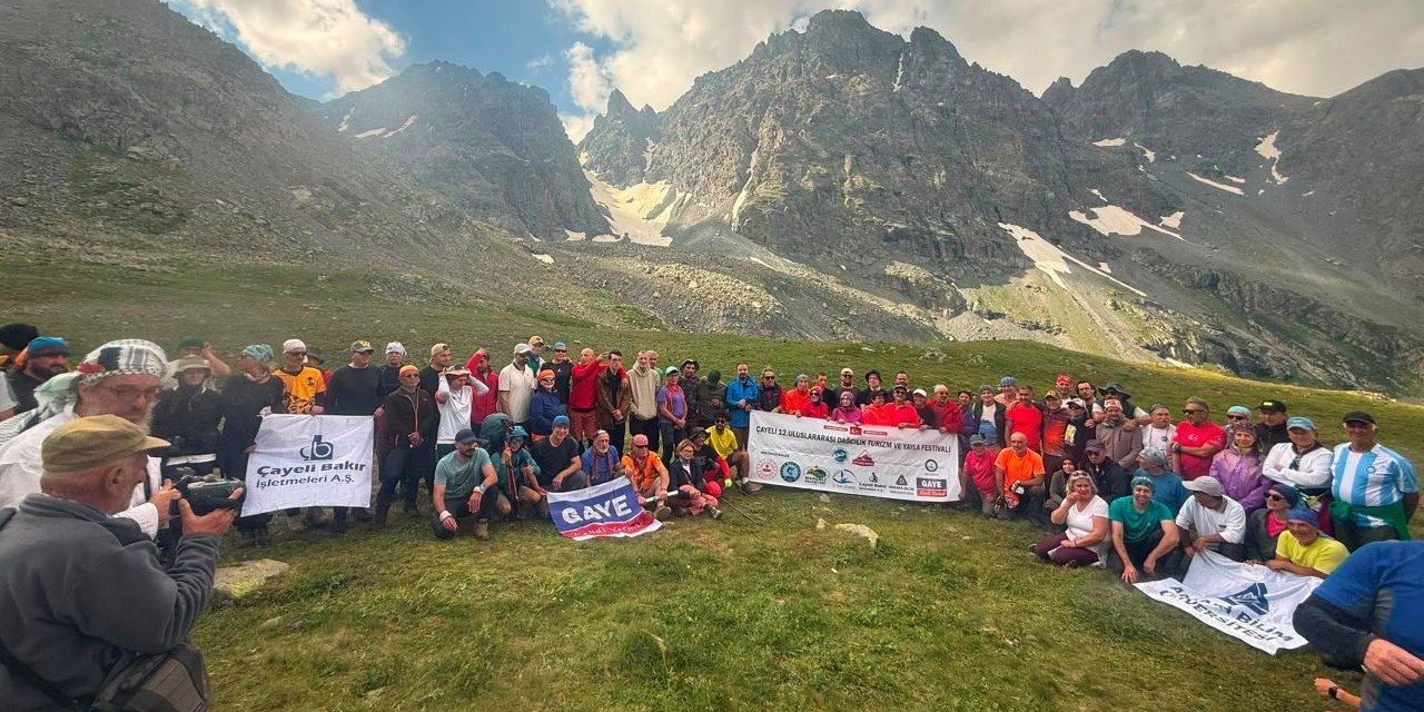 ÇAYDOSK’tan Kaçkarlar’da Festival: 130 Dağcı Zirveye Tırmandı
