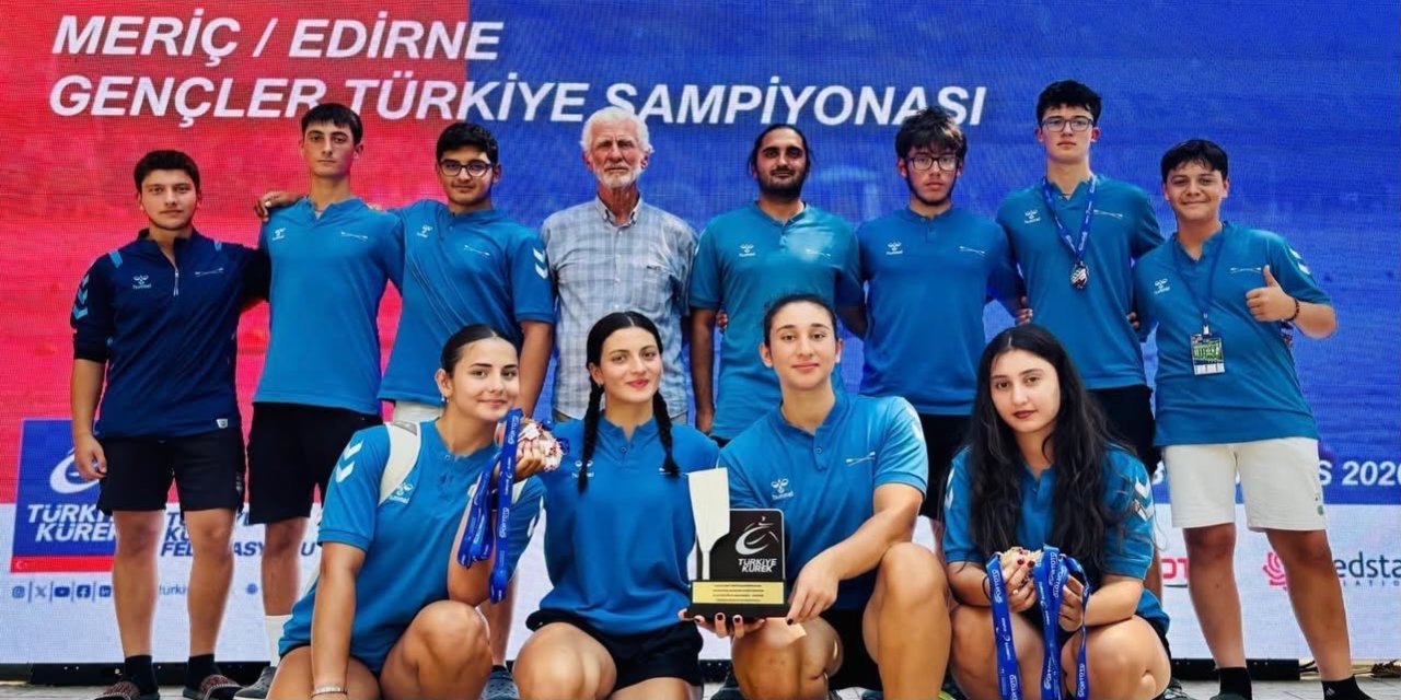 Rizeli Kürekçilerden Edirne'de Büyük Başarı: Türkiye Şampiyonası'ndan 4 Madalya ve İkincilik Kupası
