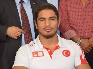 Dünya Şampiyonu Taha Akgül Memleketinde Coşkuyla Karşılandı