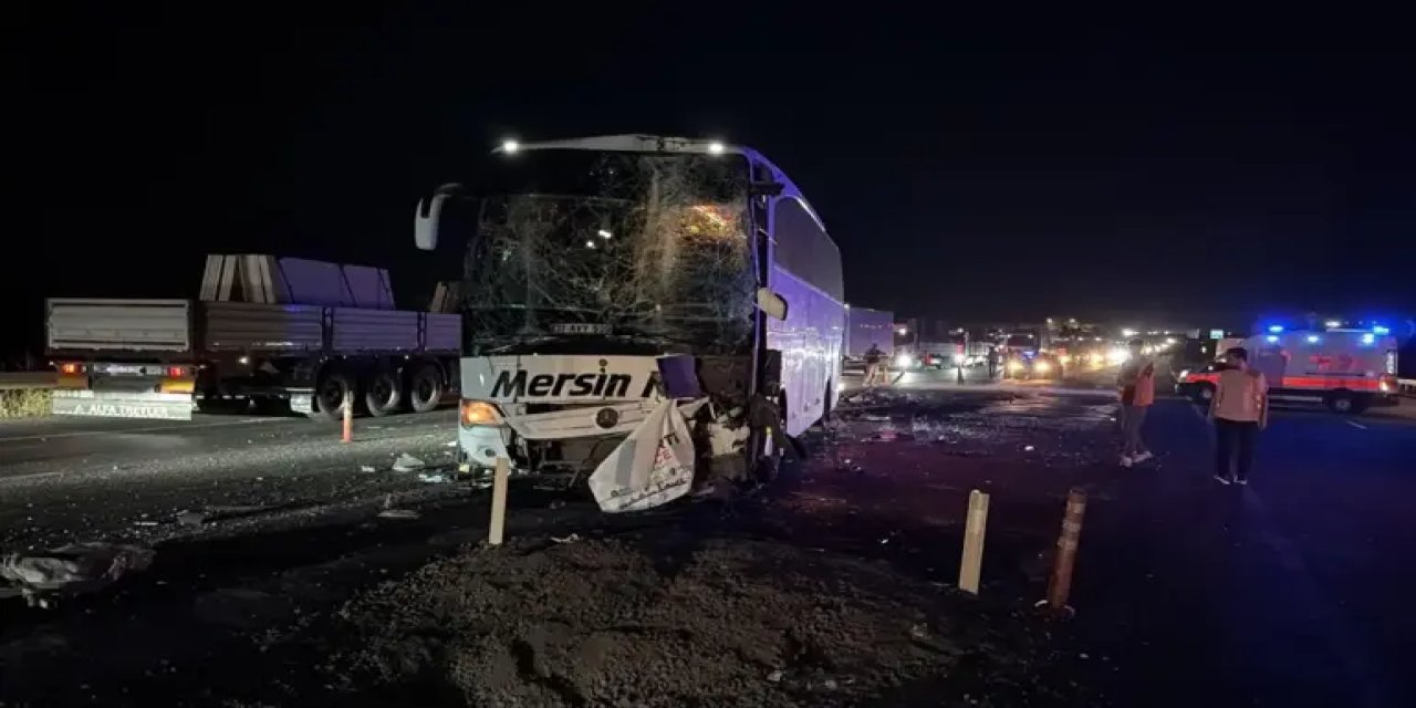 Şanlıurfa'da iki yolcu otobüsü çarpıştı: 13 yaralı