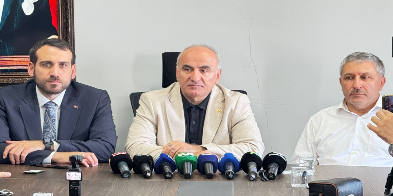 Uraloğlu İyidere'de 13 Dakika Konuştu Rize Erzurum Demir Yolu Projesini 1 Kez Anmadı,  Demir Yolu Mertoğlu’na Soruldu