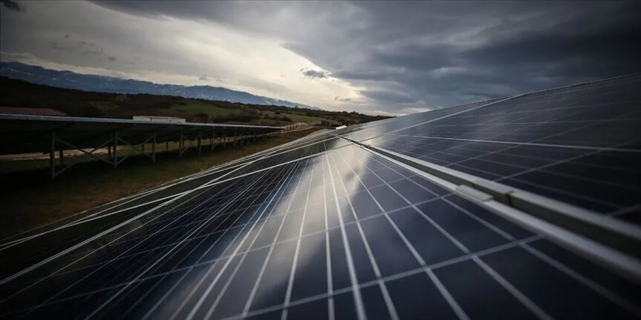 Türkiye'de güneşten elektrik üretimi temmuzda 5,37 milyar kilovatsaatle rekor tazeledi