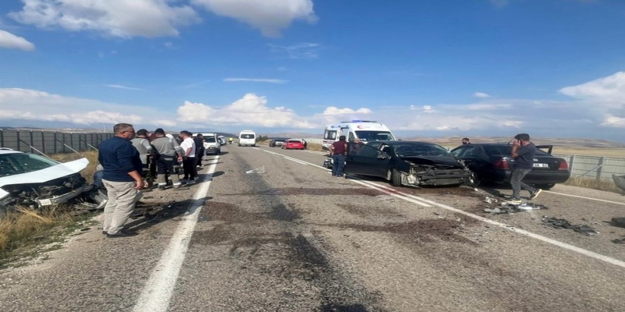 Bayburt'ta trafik kazasında 9 kişi yaralandı