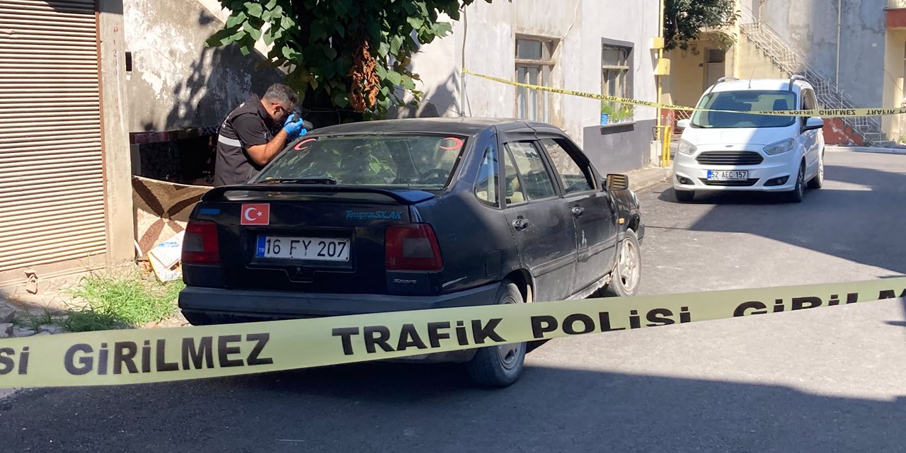 Park halindeki otomobilinde ölü bulundu