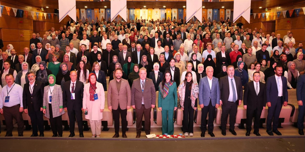 AK Parti Genel Başkan Yardımcısı Ayan, Rize'de konuştu