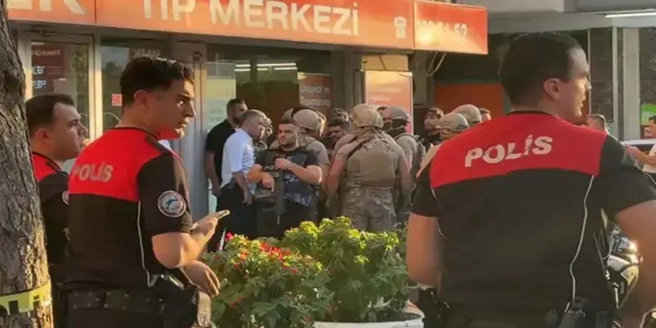 İzmir'de bankada 5 kişiyi rehin alan şüpheli, ikna edilip gözaltına alındı