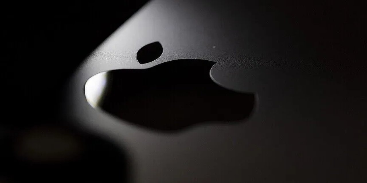 Apple, ilk katlanabilir telefonunu tanıttı