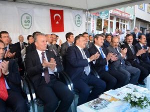 Orman Ve Su İşleri Bakanı Eroğlu Ebru Sanatı Yapıp Cam Üfledi