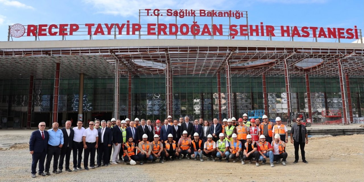Bakan Memişoğlu Rize İl Sağlık Müdürlüğünü Ziyaret Etti: Sağlık Yatırımları Masaya Yatırıldı