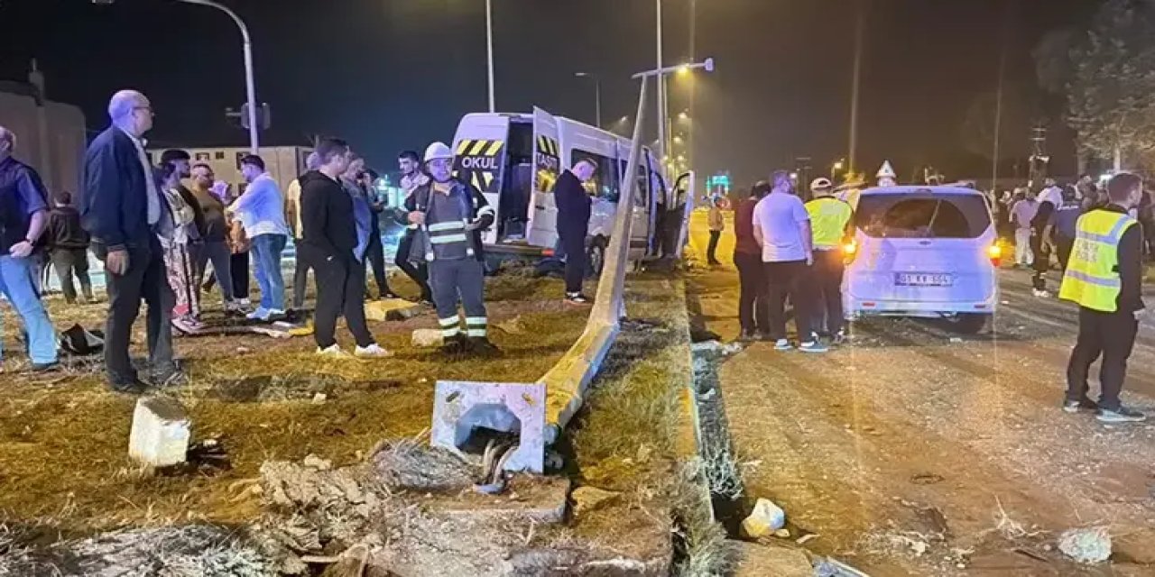 Düğünden dönen minibüs ile hafif ticari araç çarpıştı; 21 yaralı