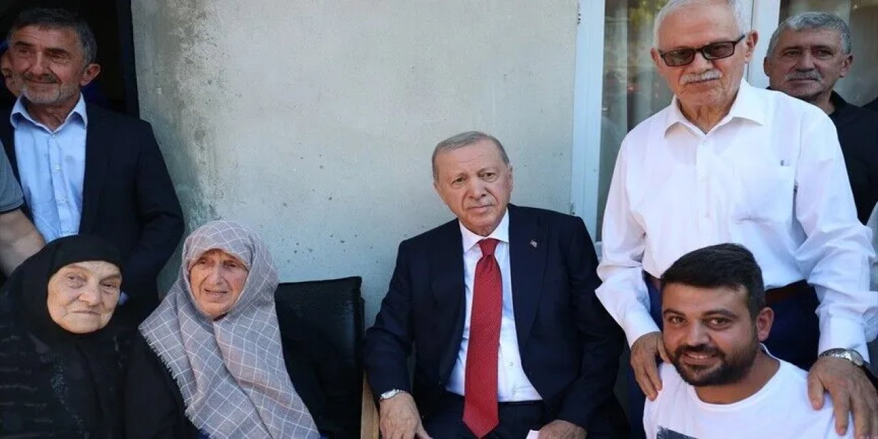 Cumhurbaşkanı Erdoğan, Rize'de komşularını ziyaret etti