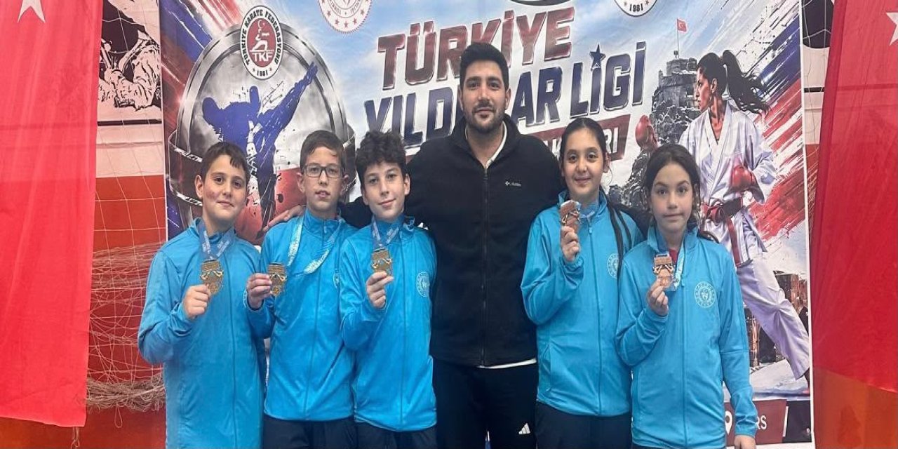 Ardeşen’in Yıldızları Kars’ta Fırtına Gibi Esti: Karate Takımından 5 Madalyalı Zafer!