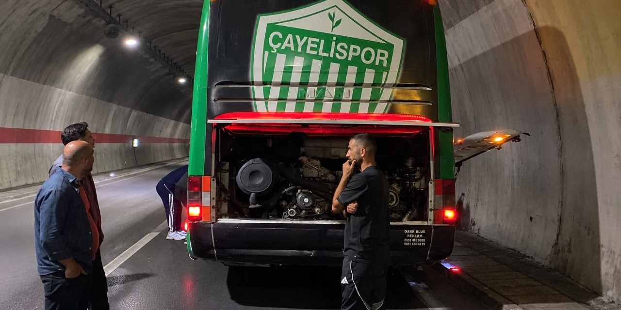 Erzurum Kampına Giden Çayelispor Kafilesi Yolda Kaldı