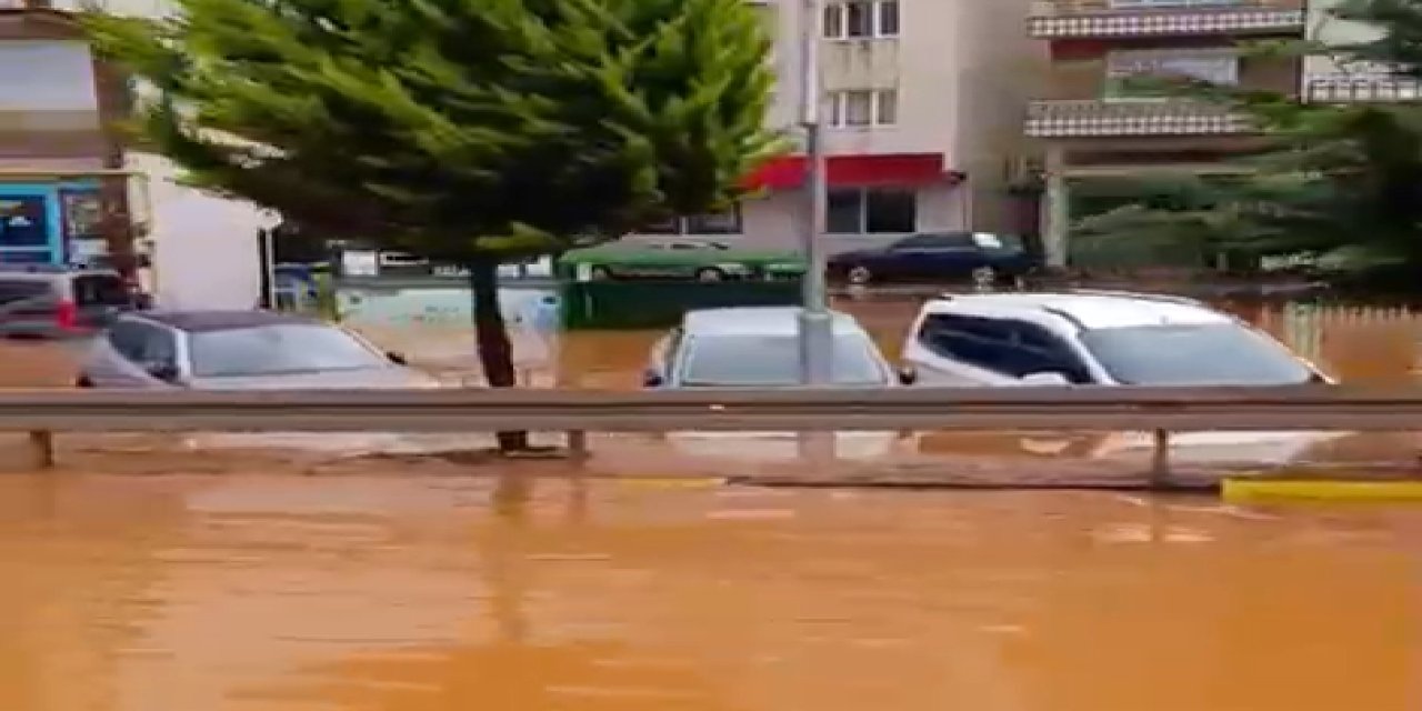 Kuvvetli Yağmur Rize'yi Vurdu: İyidere Sular Altında Kaldı!