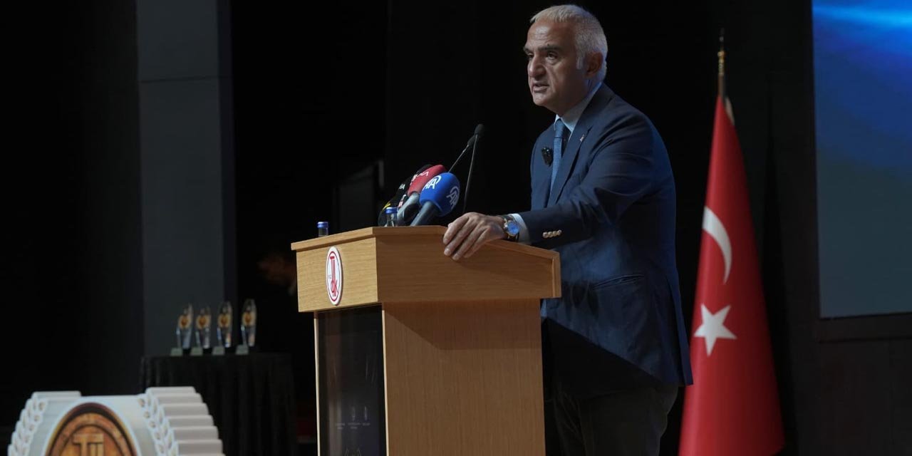 'Türk Diline Hizmet Ödülleri' sahiplerini buldu