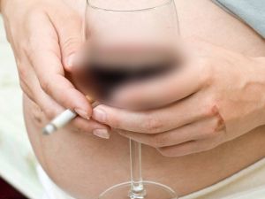 Tüp Bebek Tedavisinde Alkol Ve Sigara Düşüğe Sebep Oluyor