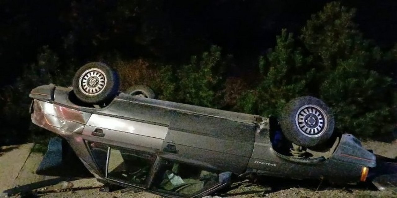 Çorum’da iki otomobil çarpıştı 3 yaralı