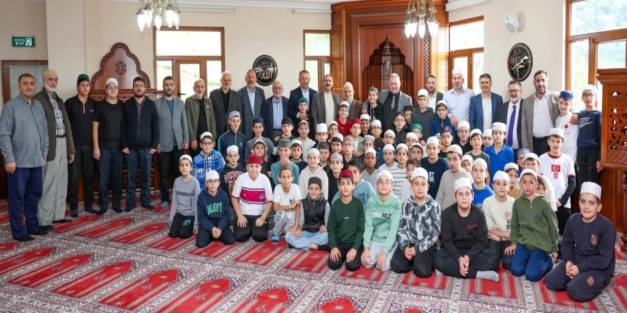 AK Parti Rize İl Teşkilatı’ndan Zavendikli Mustafa Hoca Kur’an Kursu’na Ziyaret