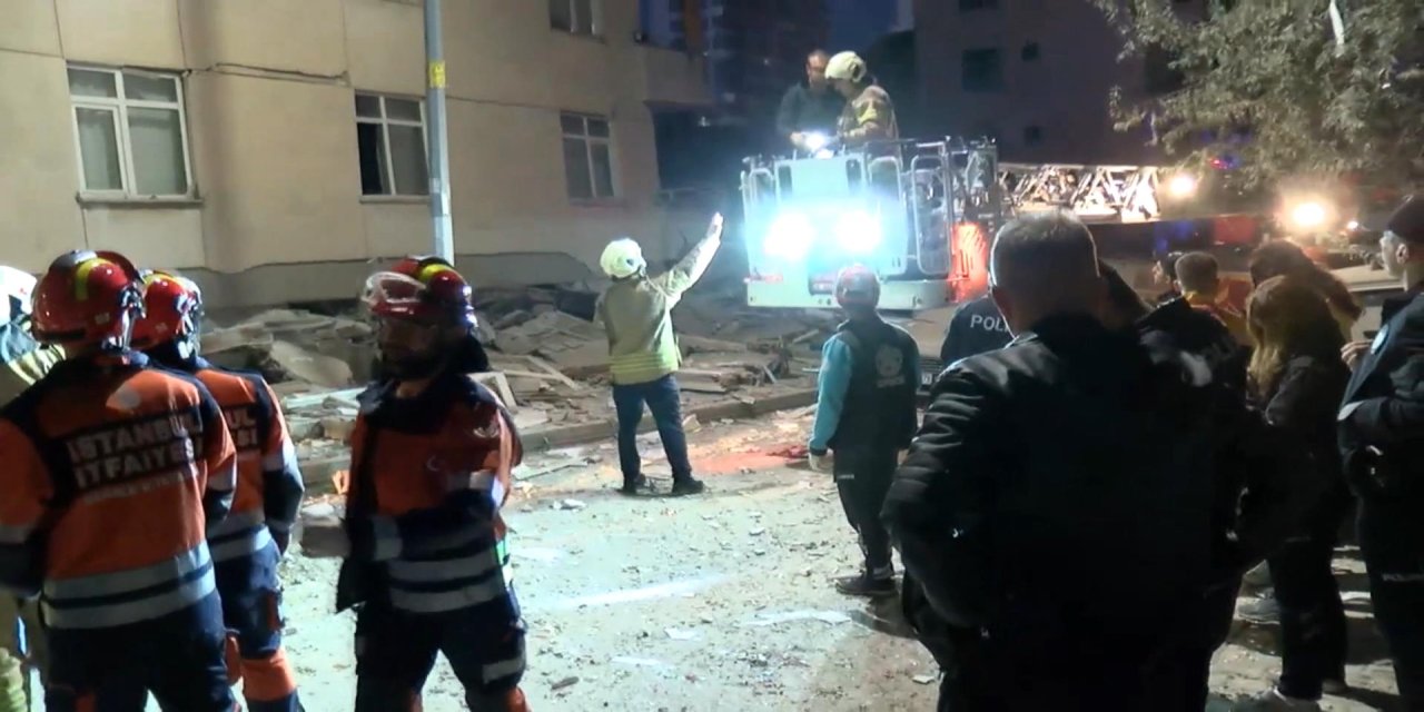 Maltepe'de 7 katlı binanın ilk 3 katı çöktü; arama kurtarma çalışması sürüyor