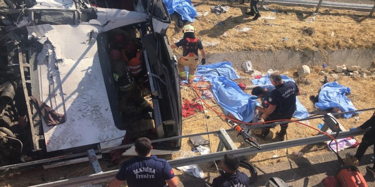 Manisa'da katliam gibi kaza: 11 ölü, 26 yaralı