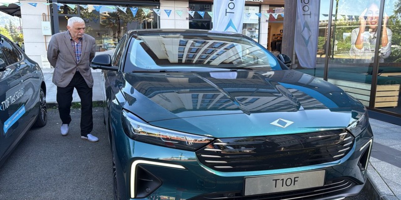 Togg'un Ayder renkli T10F modeli Rize'de sergileniyor