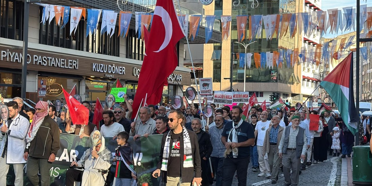 Rize'de, İsrail'in Gazze'de uyguladığı soykırım protesto edildi