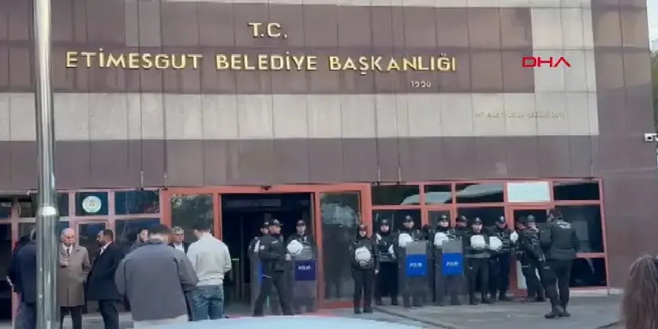 Etimesgut Belediyesi'ne operasyon: 25 gözaltı